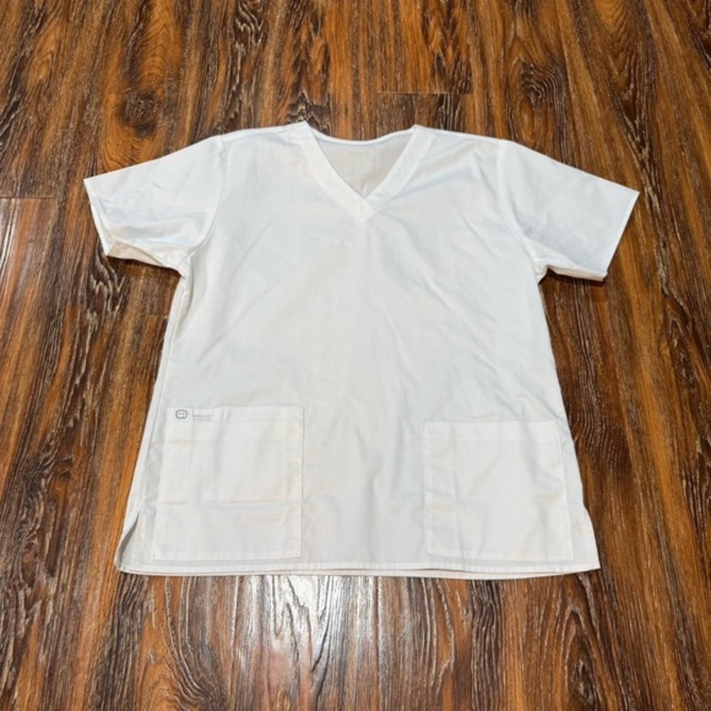 Wonder Wink Medium Scrub Top Mens White V-Neck Classic‎ Fit Short Sleeve Womens